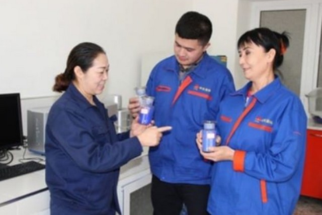 В Джизаке действует единственный в Центральной Азии завод по производству ультрамариновых красок