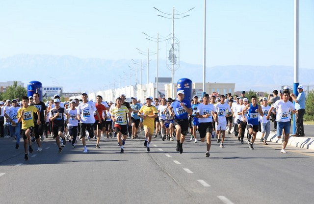 “Янги нафас” марафони – 5 ёшдан 75 ёшгача бўлган жиззахликларни бирлаштирди